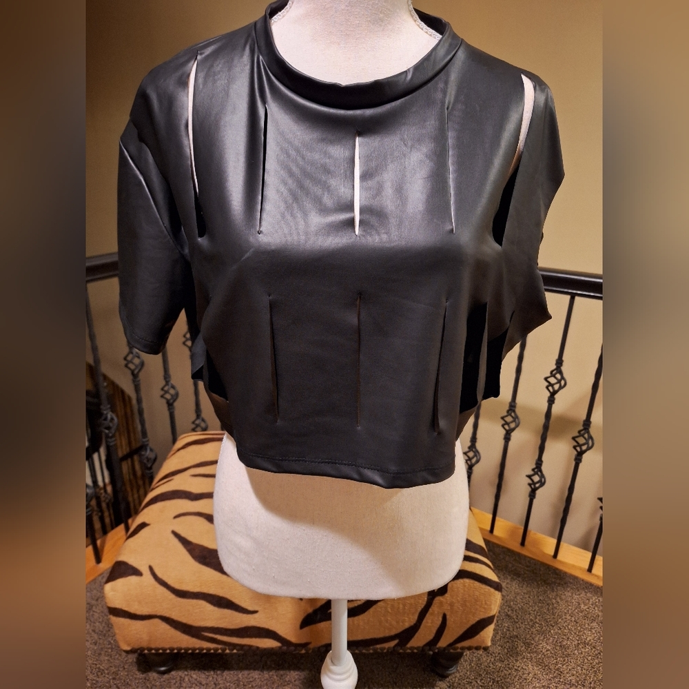Crop top, slit faux leather shirt